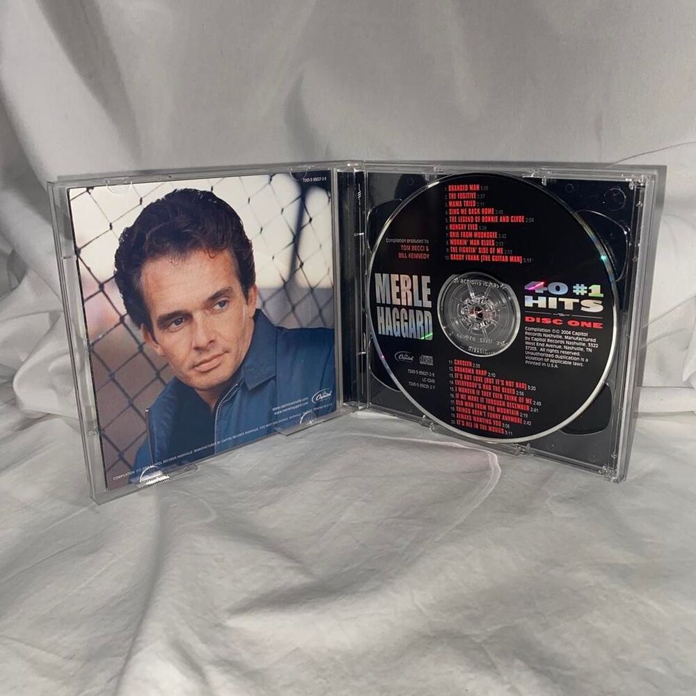 * Merle Haggard 40 #1 Hits CD in case - Picture 3 of 3